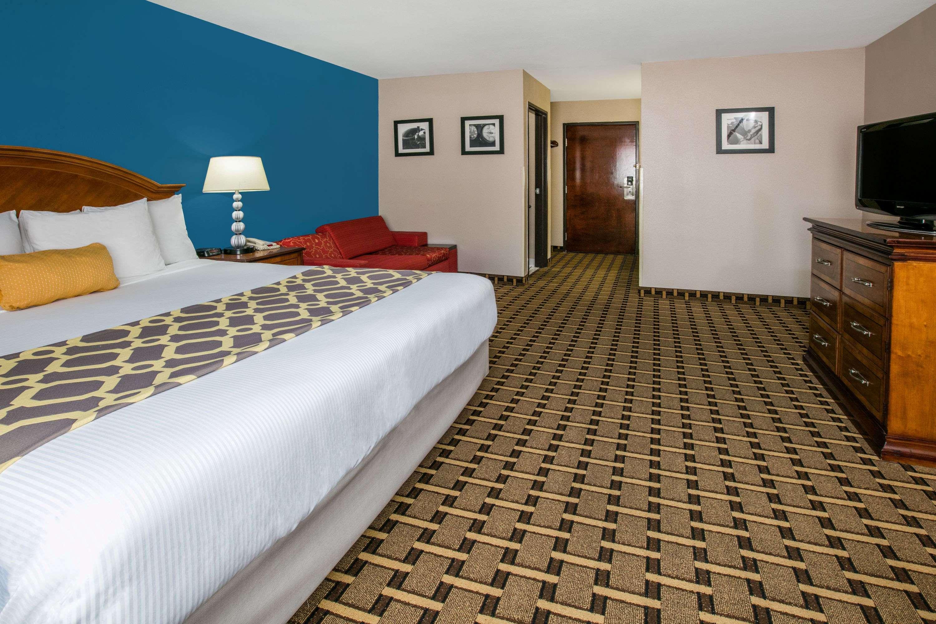 Hotel Baymont By Wyndham Lawton Extérieur photo